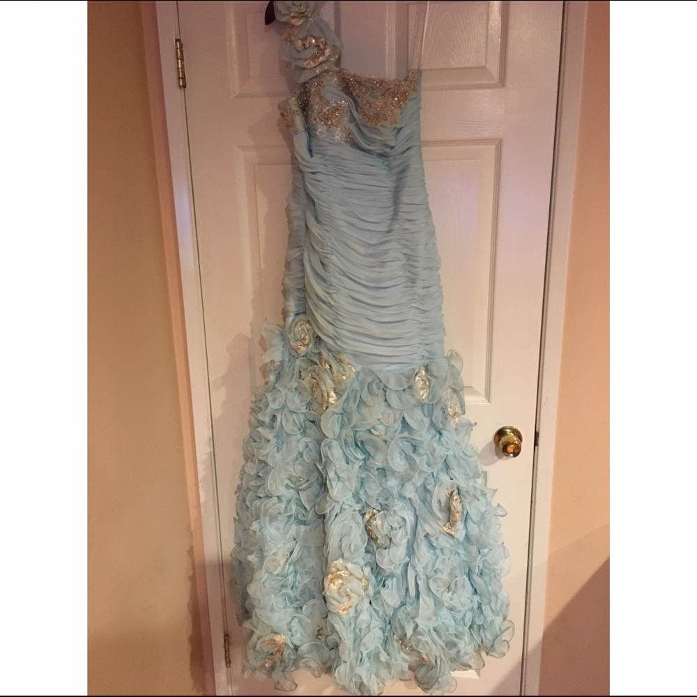 MAC DUGGAL size 6 evening gown